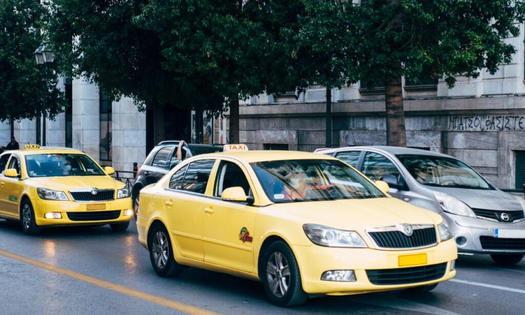 Reasons to Choose ChaloPind for Your Delhi to Punjab Taxi Journey